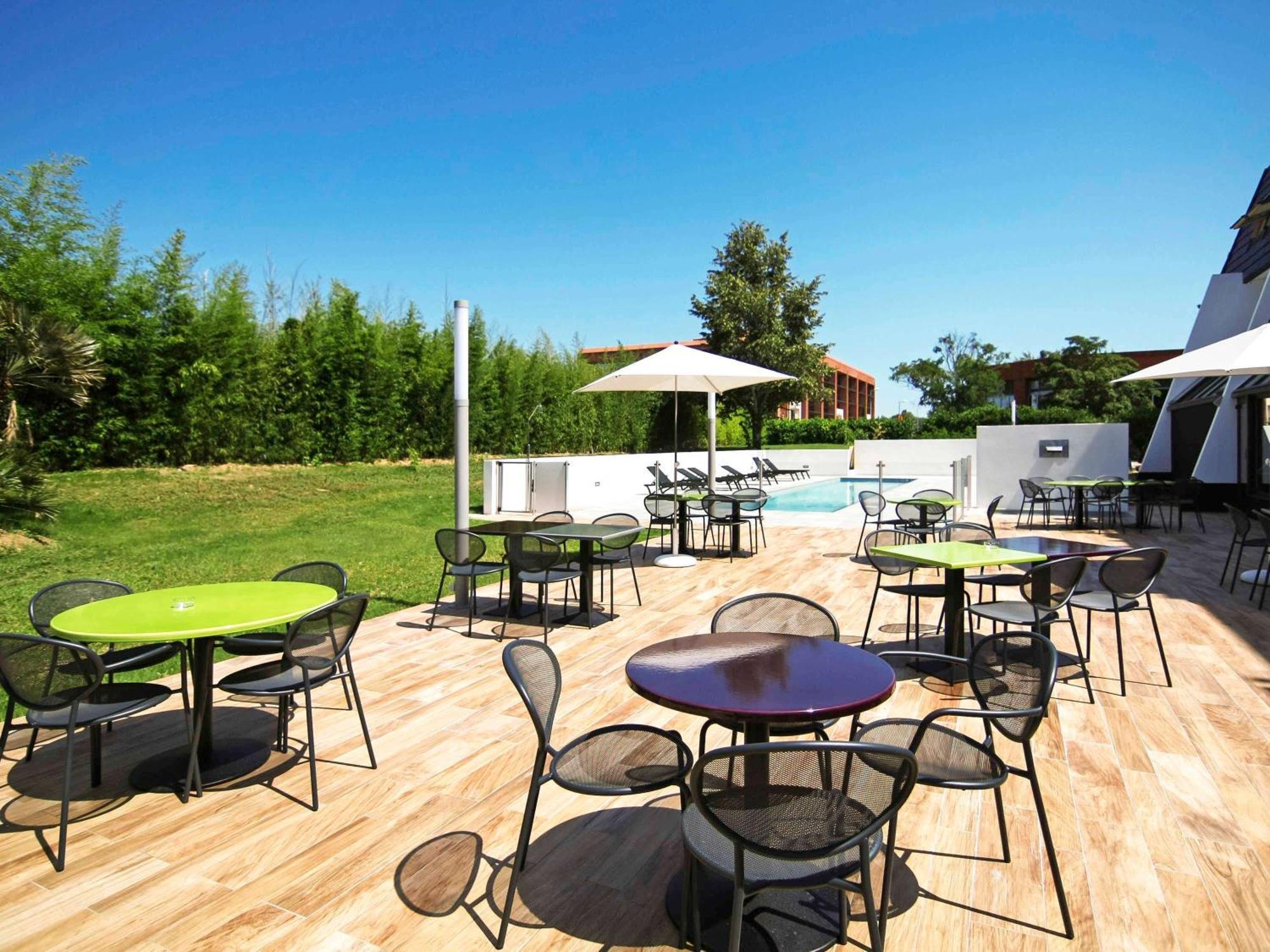 Hotel Ibis Styles Toulouse Labège Esterno foto